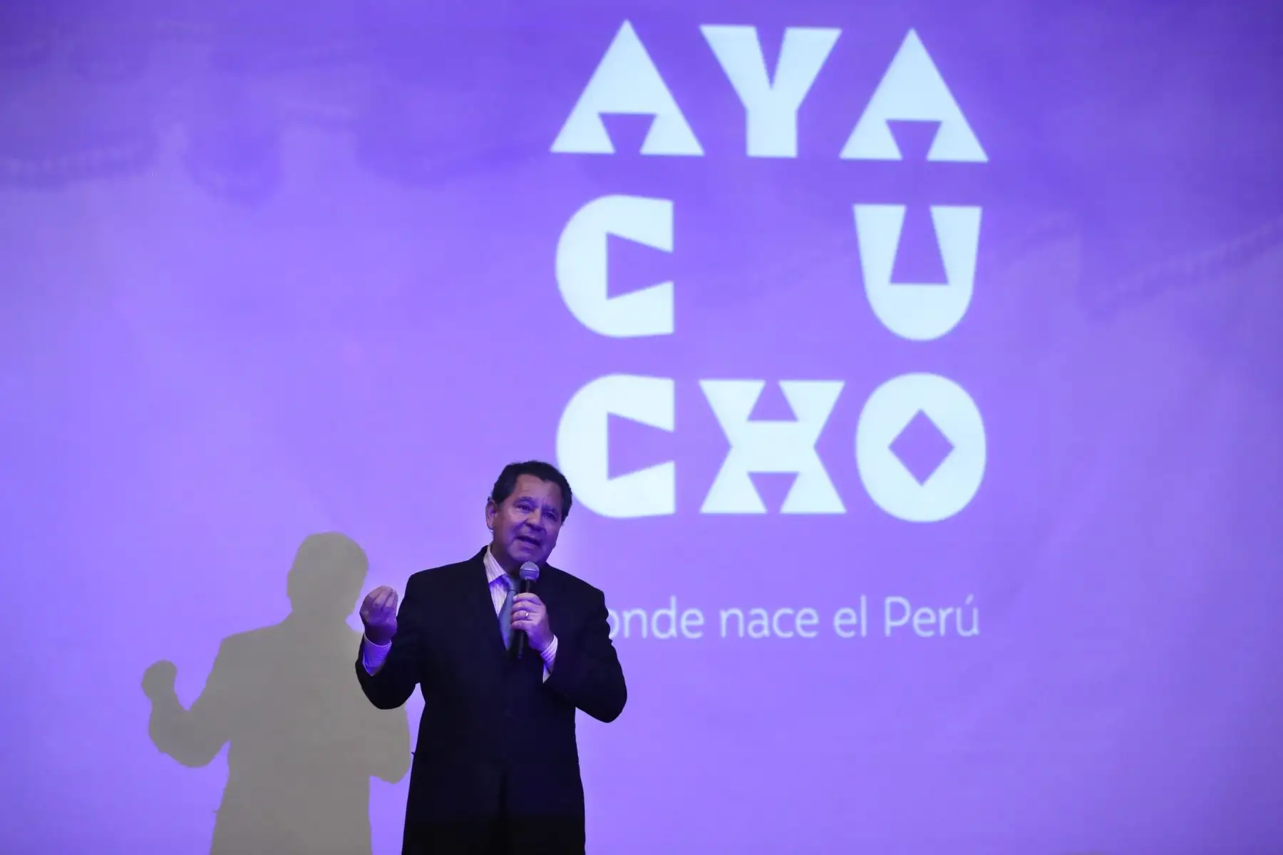 Carlos Añaños, presidente de Fundación Pikimachay, presenta la  Marca Ayacucho. Foto: ANDINA/Melina Mejía