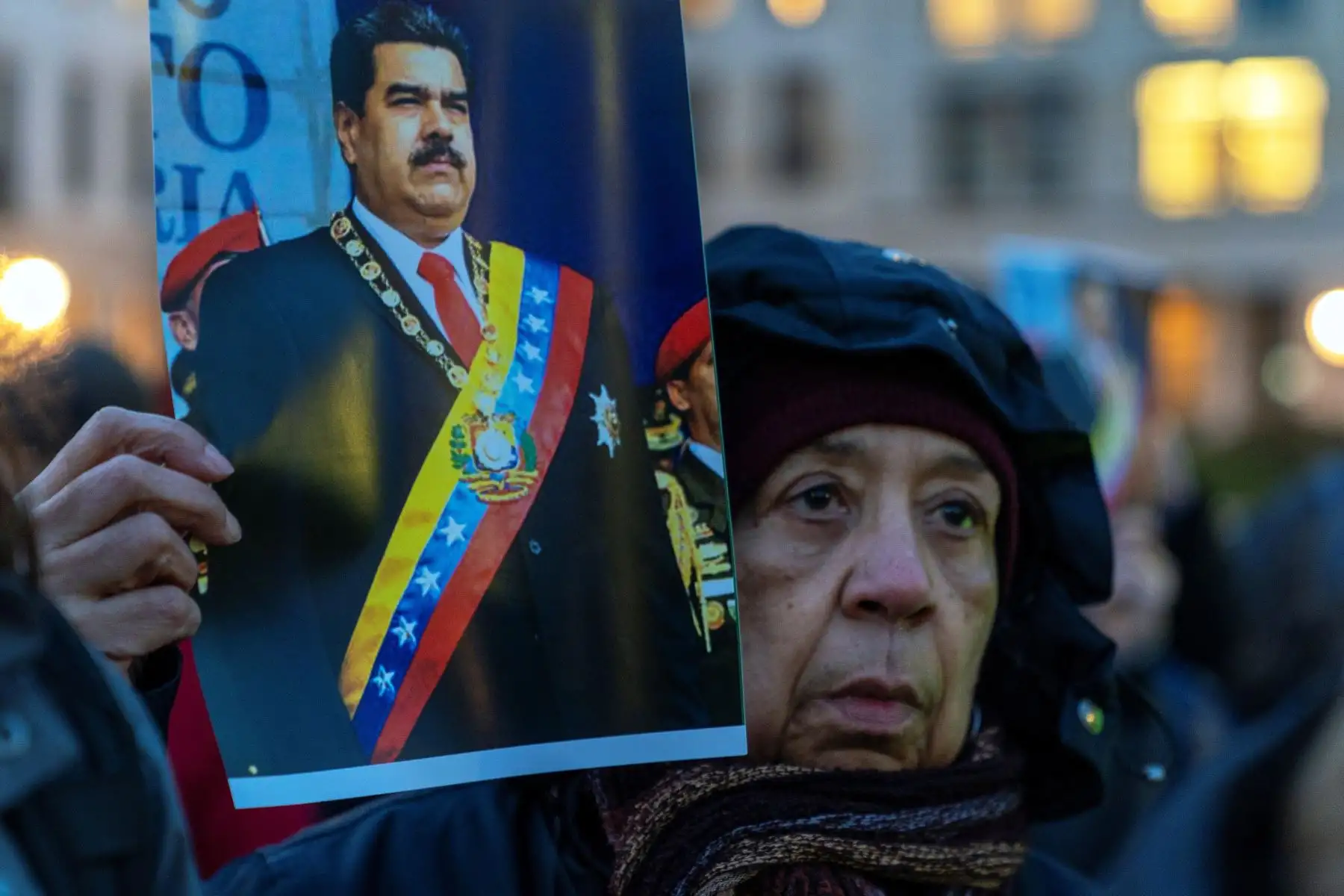 Opositores venezolanos participan en una manifestación para exigir el fin de la crisis y en respaldo a la Presidencia interina de Juan Guaidó, este miércoles, en Caracas (Venezuela). EFE/ Miguel Gutiérrez