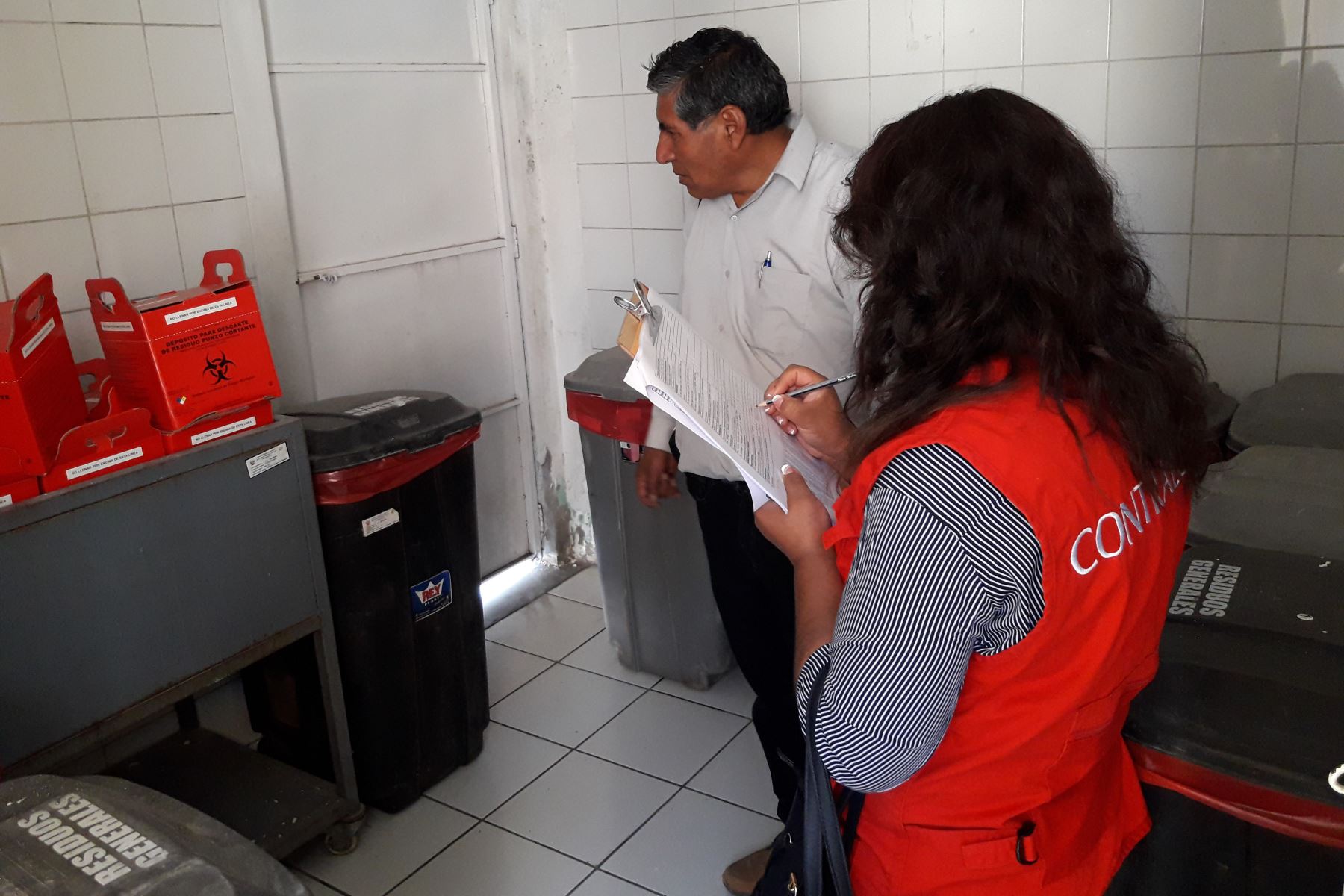 Contraloría detecta deficiente manejo de residuos sólidos en centros de salud de Arequipa.