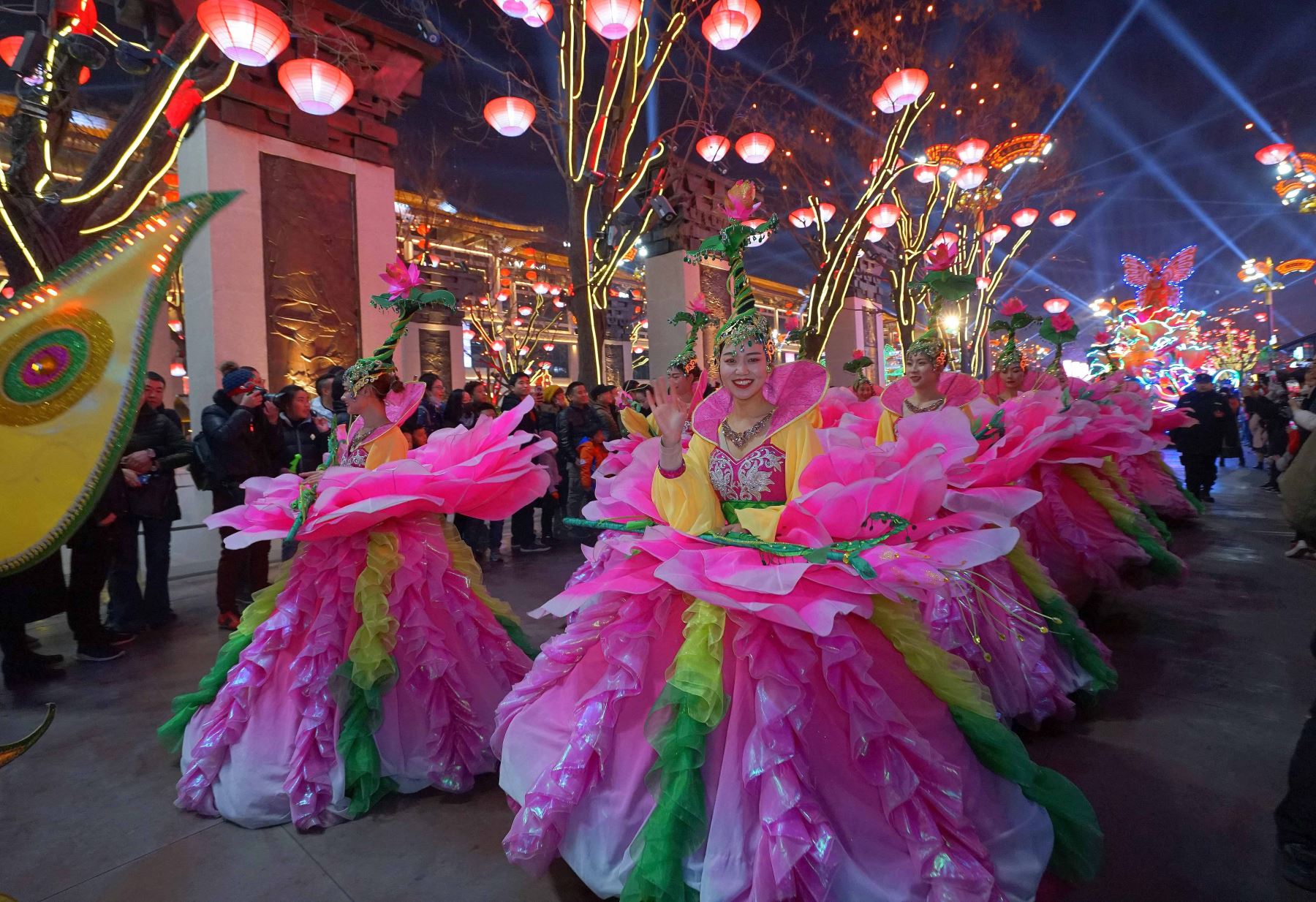 SHAANXI, (Xinhua) -- Imagen de un desfile siendo llevado a cabo en Xi