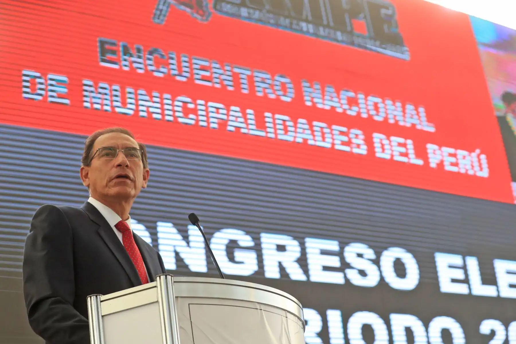 Jefe de Estado participa en el I Encuentro Nacional de los Gobiernos Locales, organizado por la Asociación de Municipalidades del Perú (AMPE). Foto: ANDINA/Prensa Presidencia
