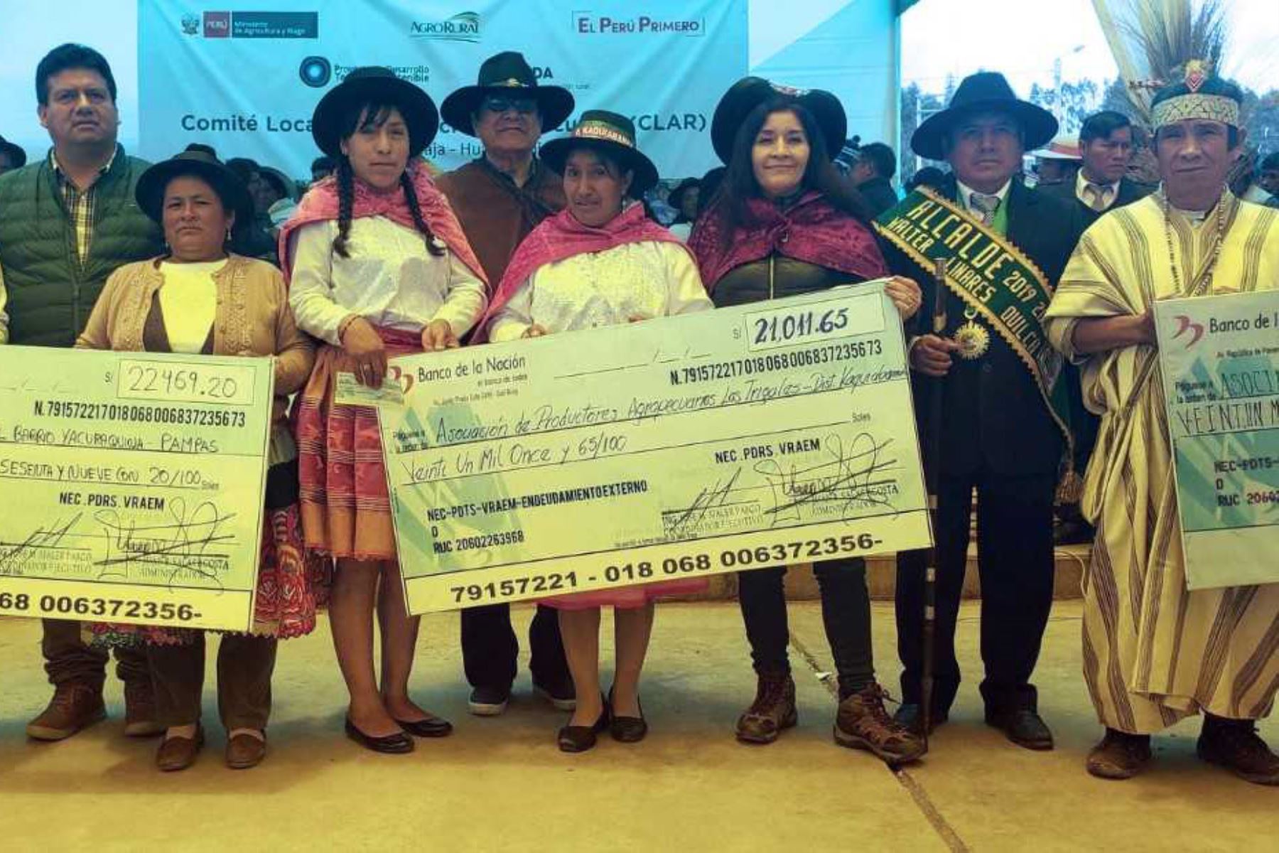 El Ministerio de Agricultura y Riego (Minagri) destinará 381,604.65 soles al cofinanciamiento de los planes de negocios de 11 asociaciones de pequeños productores de Huancavelica, cuyos proyectos fueron aprobados por el Comité Local de Asignación de Recursos (CLAR) del Proyecto de Desarrollo Territorial Sostenible de Agro Rural.
