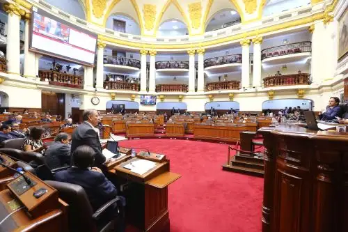Pleno del Congreso, presidido por Daniel Salaverry.