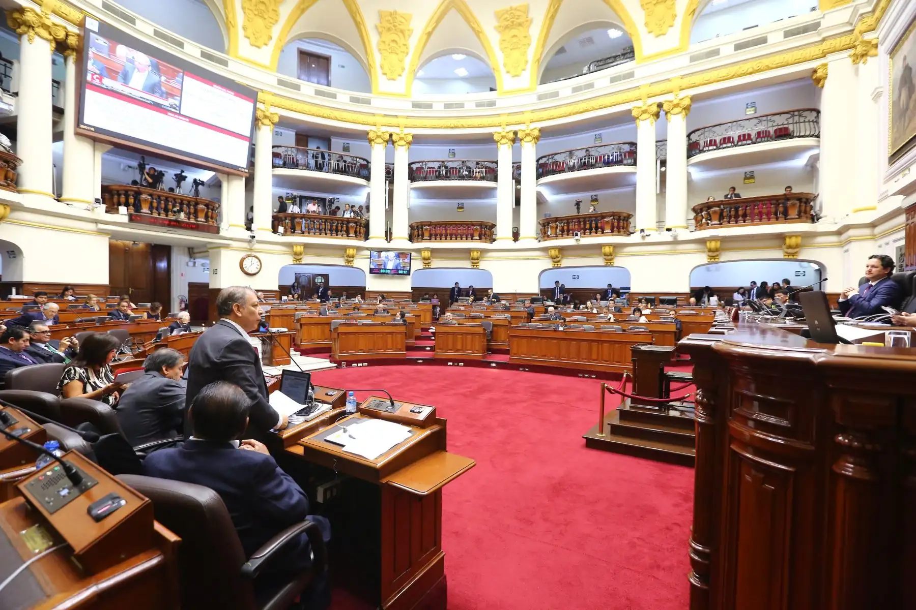 Pleno del Congreso, presidido por Daniel Salaverry.