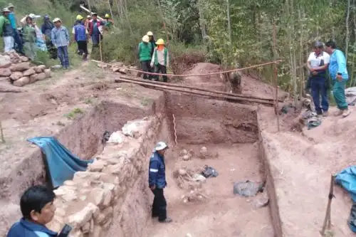 Hallan contexto funerario con cinco individuos en parque arqueológico Pumamarca, en Cusco. ANDINA/Difusión