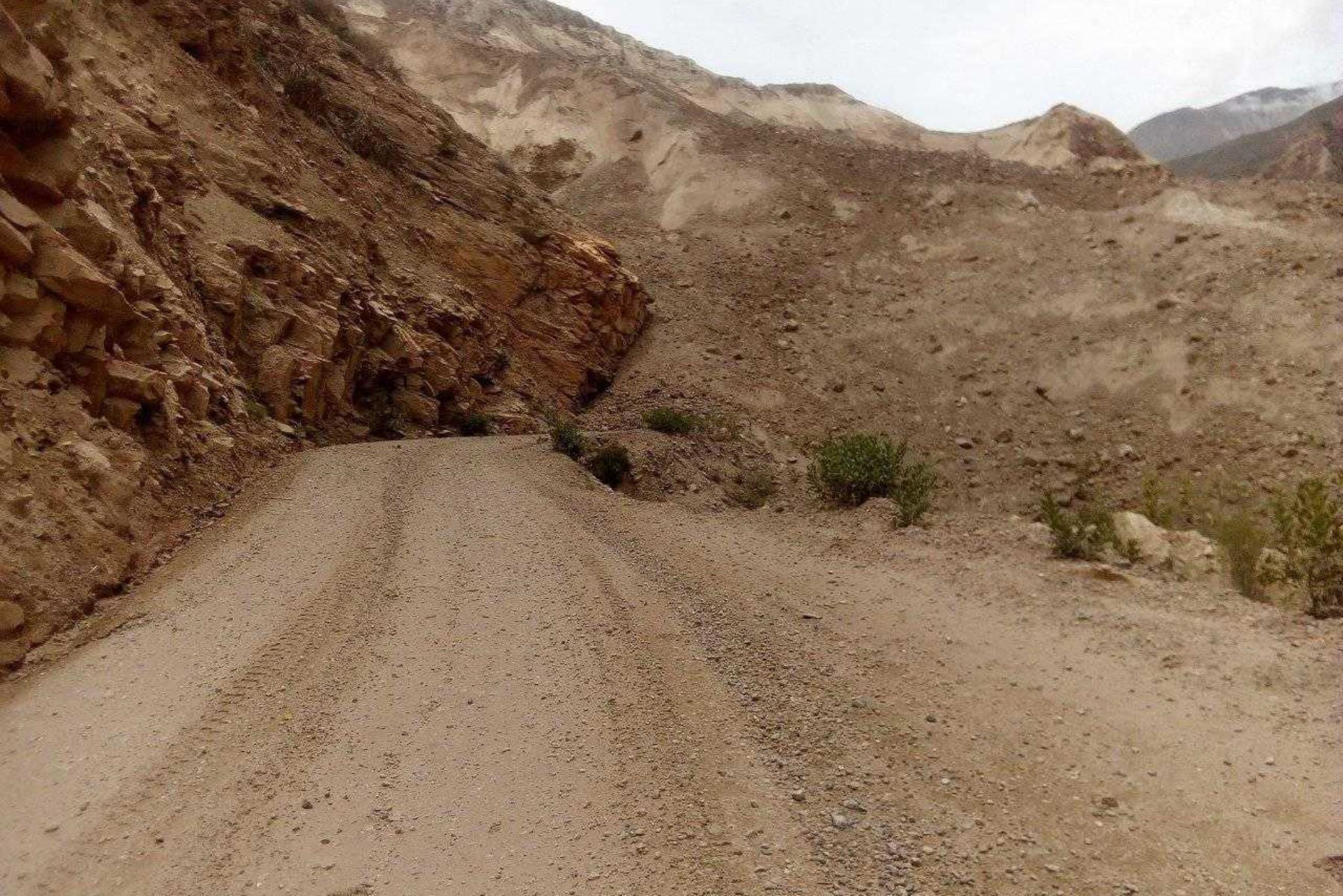 Alud en cerro por lluvias intensas deja cuatro fallecidos en localidad de Suchimán, provincia ancashina de Sihuas. También provocó bloqueo de vía nacional Santa-Uchiza.