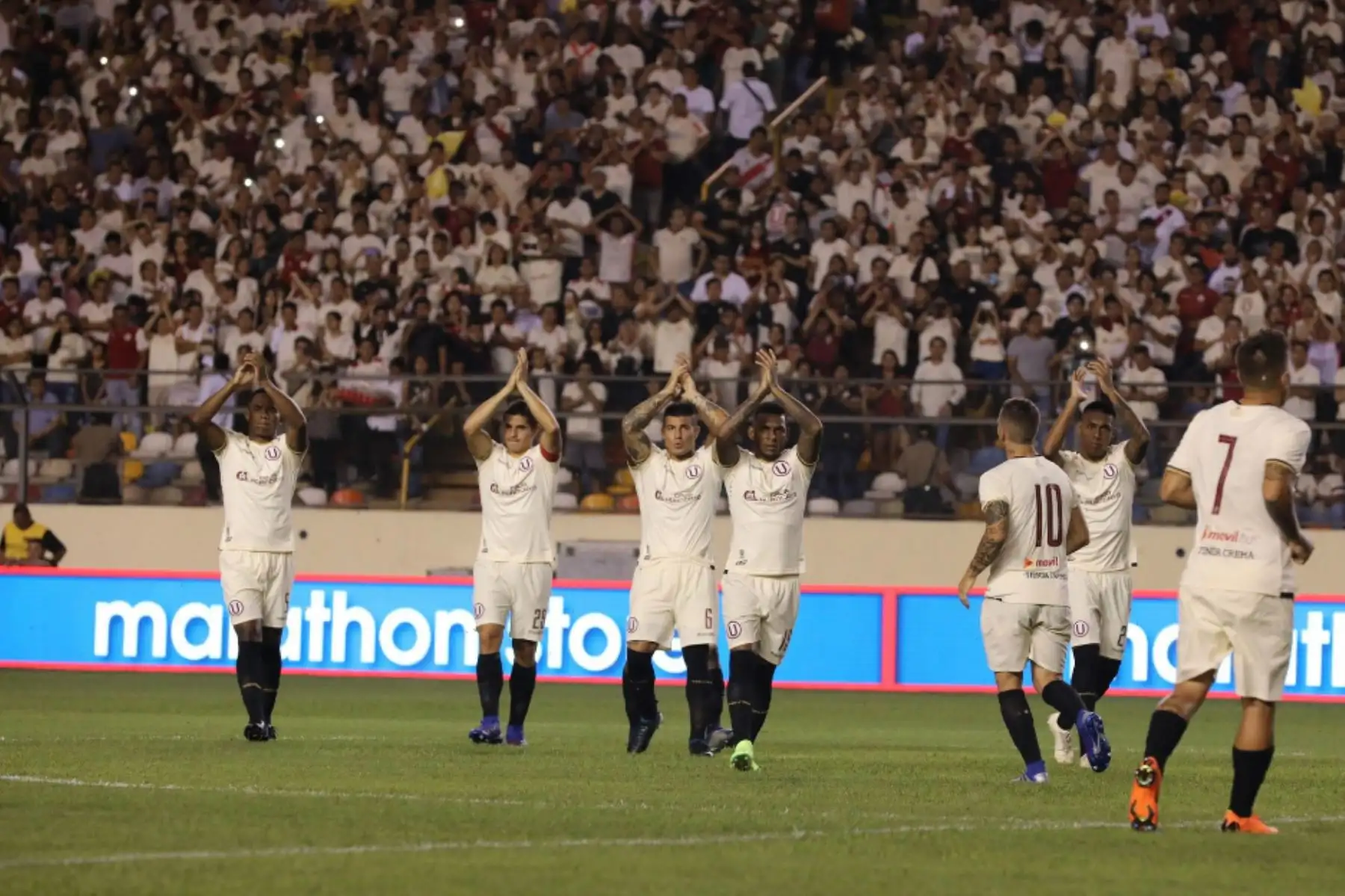 Presentación del plantel  de Universitario de deportes 2019 en el  estadio Monumental.Foto: ANDINA/Twiter Universitario