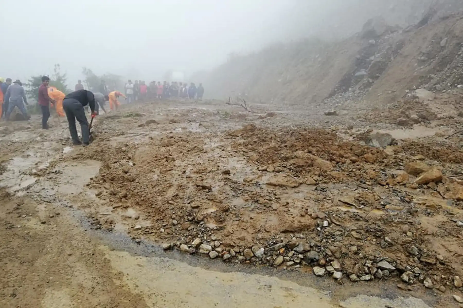 Restringido se encuentra el pase vehicular a la altura del kilómetro 69+585 de la carretera Casma-Huaraz, en la región Áncash.