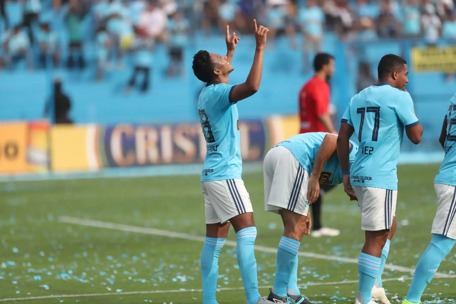 Sporting Cristal venció a Cantolao en el ‘Día de la Raza Celeste’ con goles de Christofer Gonzales y Freddy Castro.

Foto: ANDINA/Juan Carlos Guzmán Negrini.