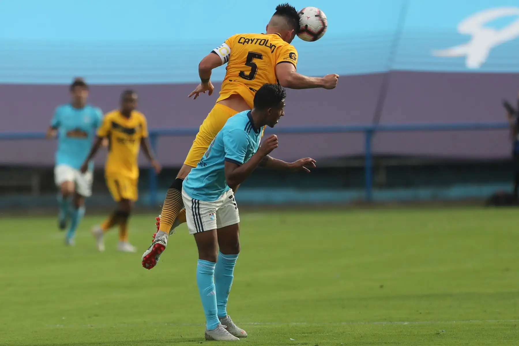 Sporting Cristal venció a Cantolao en el ‘Día de la Raza Celeste’ con goles de Christofer Gonzales y Freddy Castro.

Foto: ANDINA/Juan Carlos Guzmán Negrini.