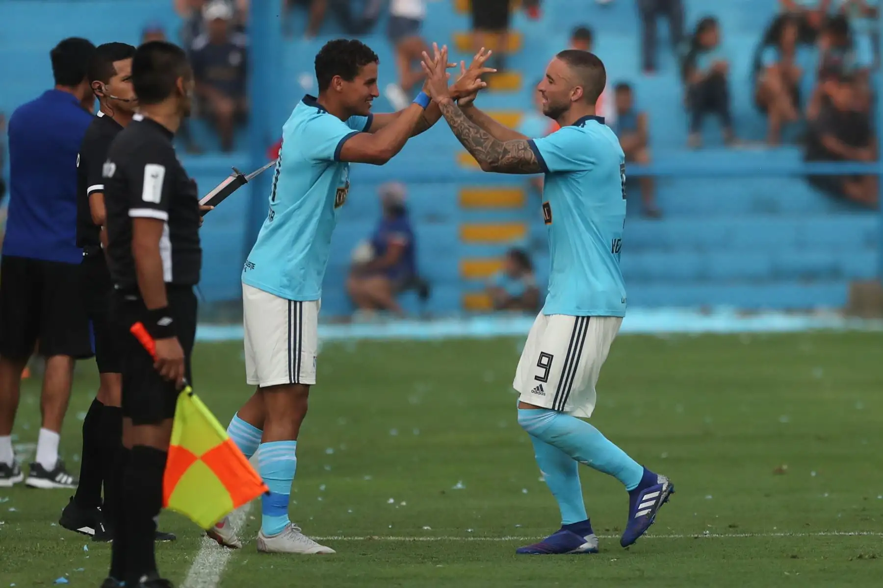 Sporting Cristal venció a Cantolao en el ‘Día de la Raza Celeste’ con goles de Christofer Gonzales y Freddy Castro.

Foto: ANDINA/Juan Carlos Guzmán Negrini.