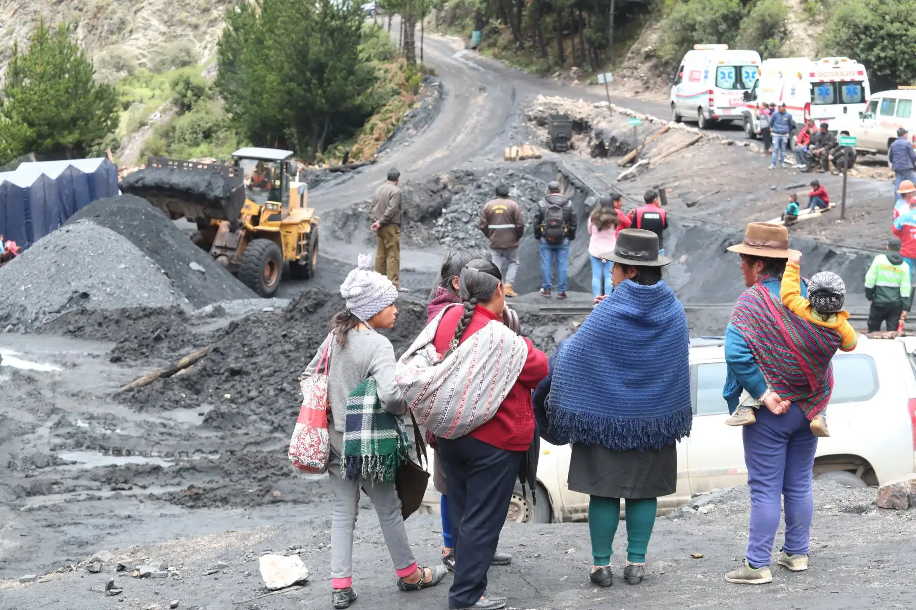 Rescate de los cuatro mineros que permanecieron atrapados en mina de carbón Pampahuay, en Oyón. Foto: ANDINA/MINEM