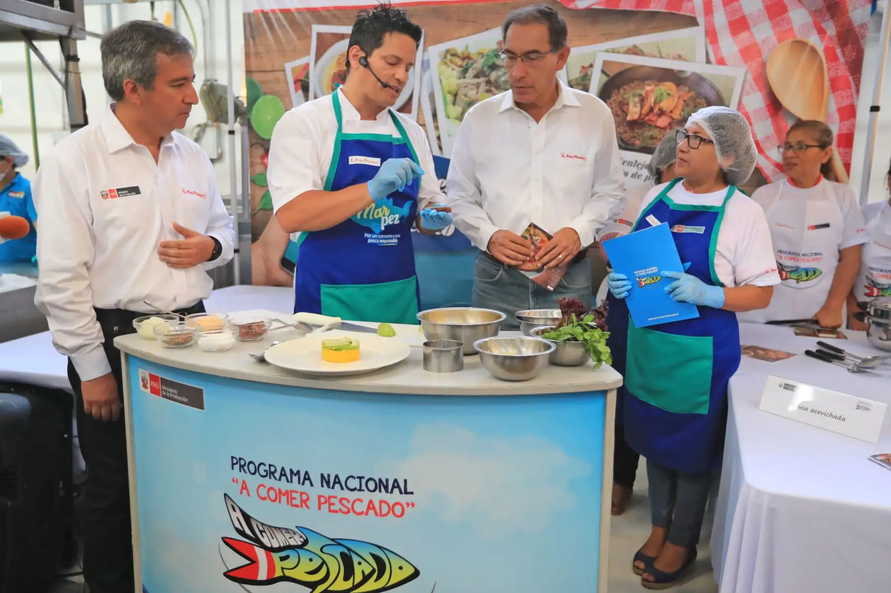Presidente Vizcarra junto al Ministro de la Producción, Raúl Pérez Reyes lanzan la campaña "Martes de Pescado"  Foto: ANDINA/Prensa Presidencia