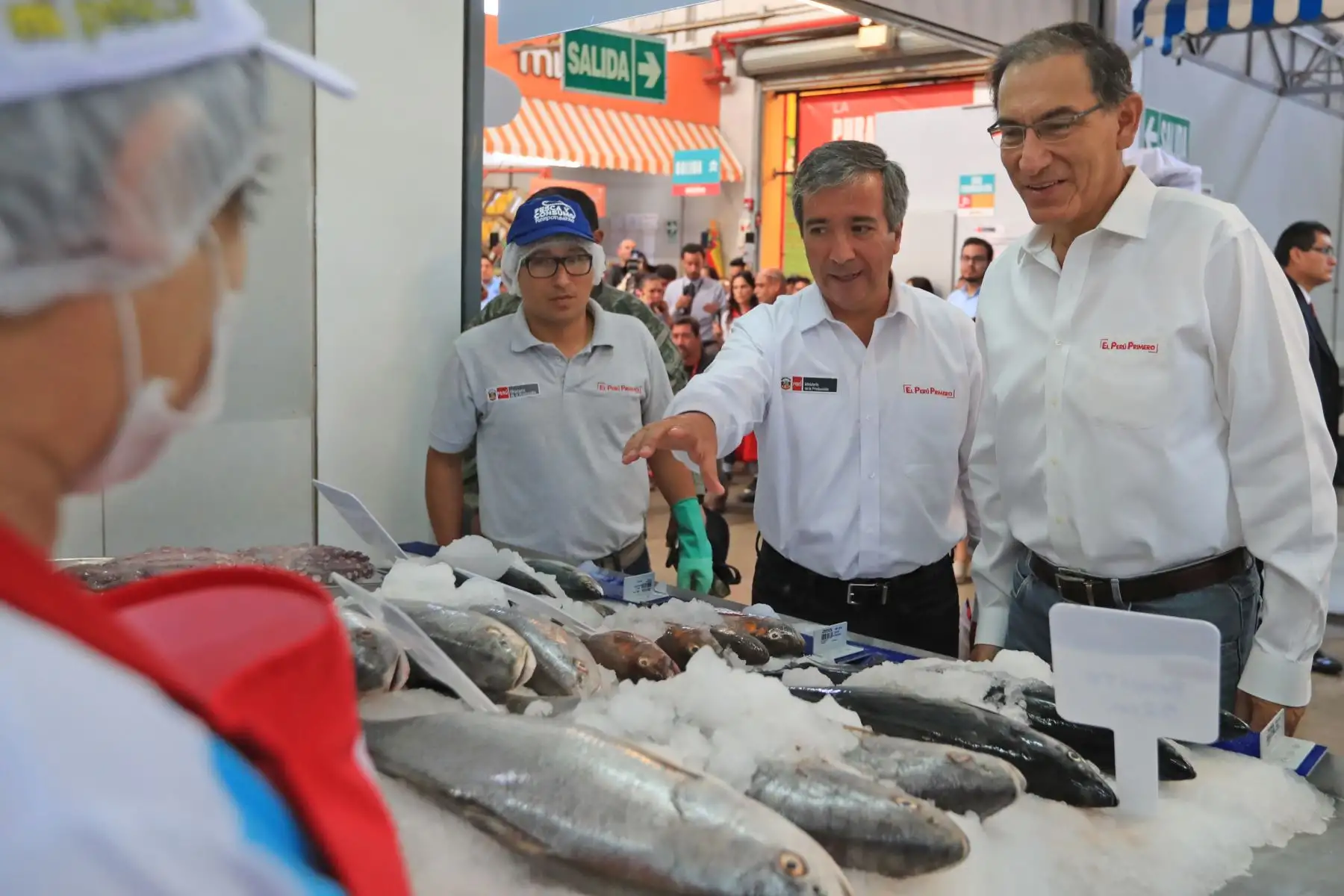 Presidente Vizcarra junto al Ministro de la Producción, Raúl Pérez Reyes lanzan la campaña "Martes de Pescado"  Foto: ANDINA/Prensa Presidencia