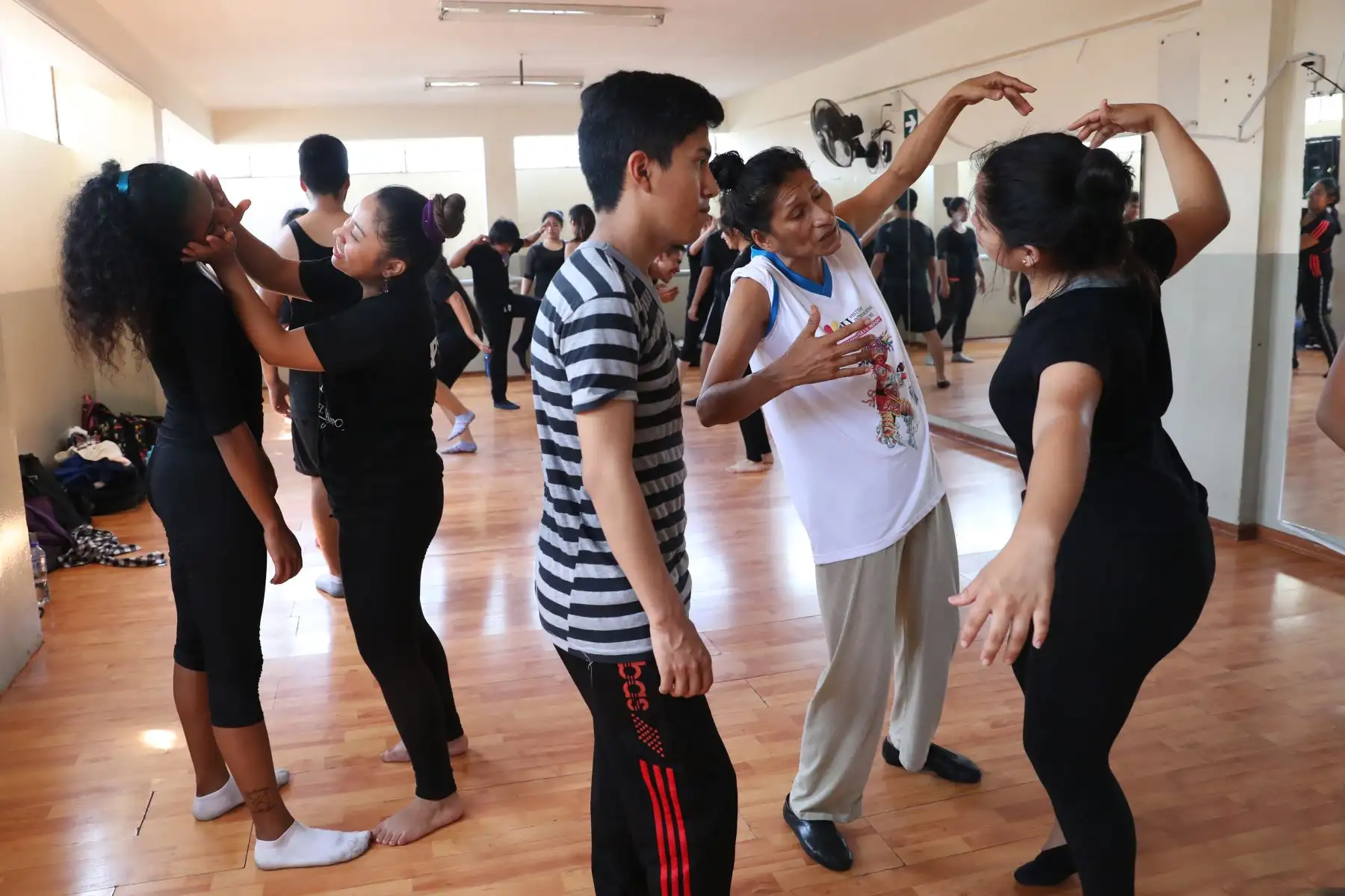Escuela Nacional de Folklor Jose Maria Arguedas, investiga, rescata y difunde nuestra cultura a través de la danza y la música. Foto: ANDINA/Melina Mejía