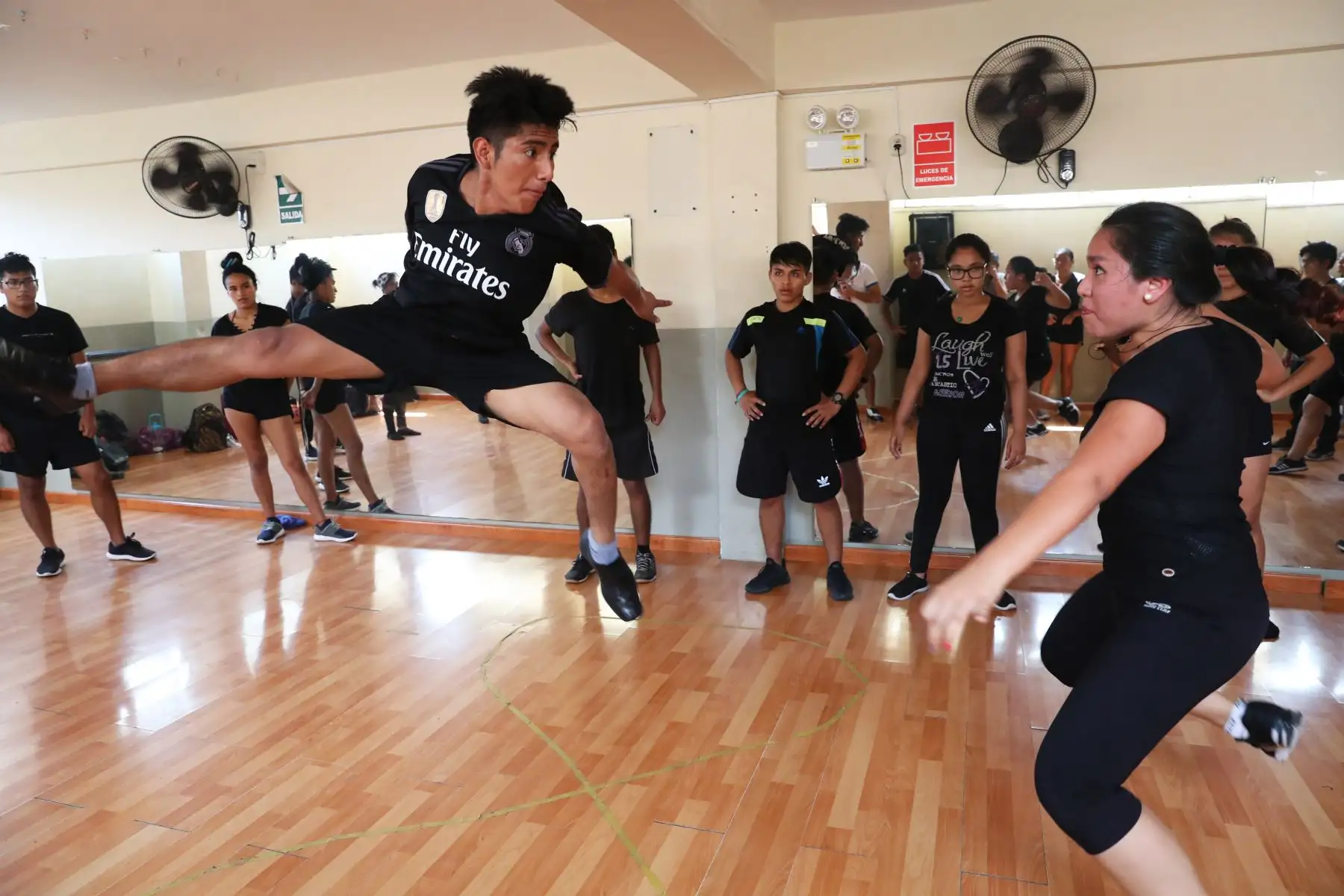 Escuela Nacional de Folklor Jose Maria Arguedas, investiga, rescata y difunde nuestra cultura a través de la danza y la música. Foto: ANDINA/Melina Mejía