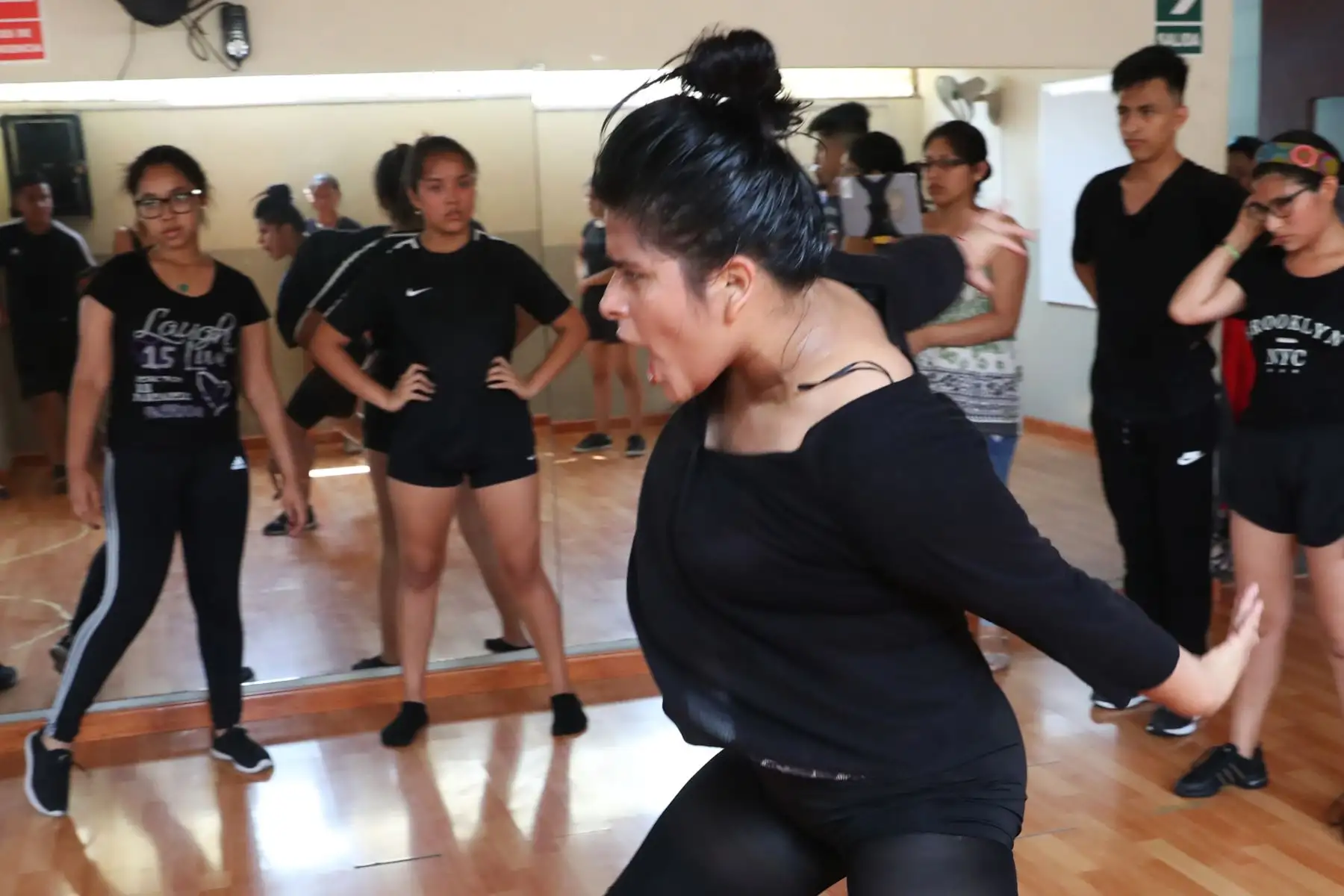 Escuela Nacional de Folklor Jose Maria Arguedas, investiga, rescata y difunde nuestra cultura a través de la danza y la música. Foto: ANDINA/Melina Mejía