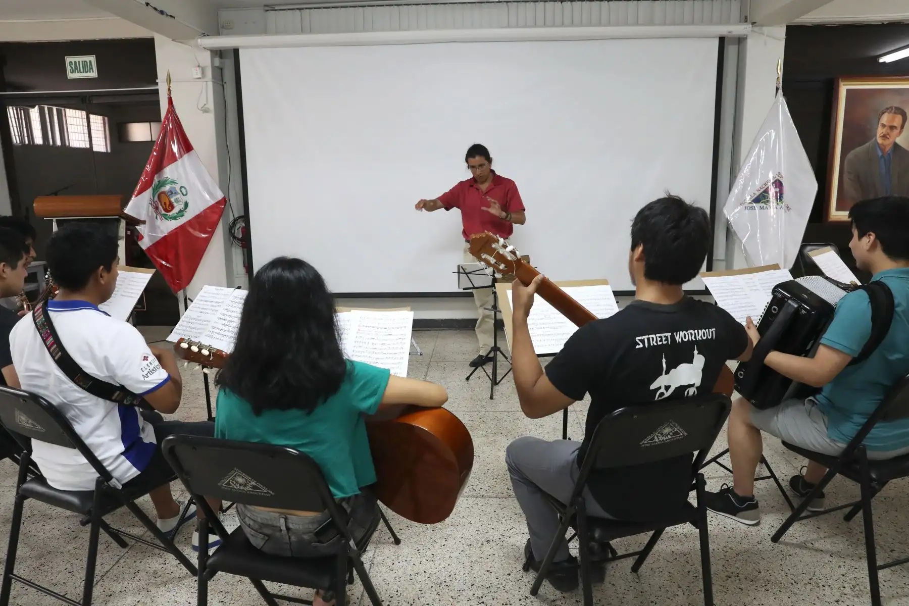 Escuela Nacional de Folklor Jose Maria Arguedas, investiga, rescata y difunde nuestra cultura a través de la danza y la música. Foto: ANDINA/Melina Mejía