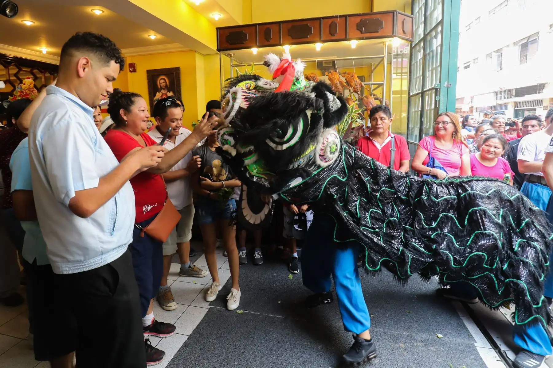 Año Nuevo Lunar 2019: Celebraciones por el año nuevo chino en la calle Capón, año del Cerdo

Foto: ANDINA/Juan Carlos Guzmán Negrini.