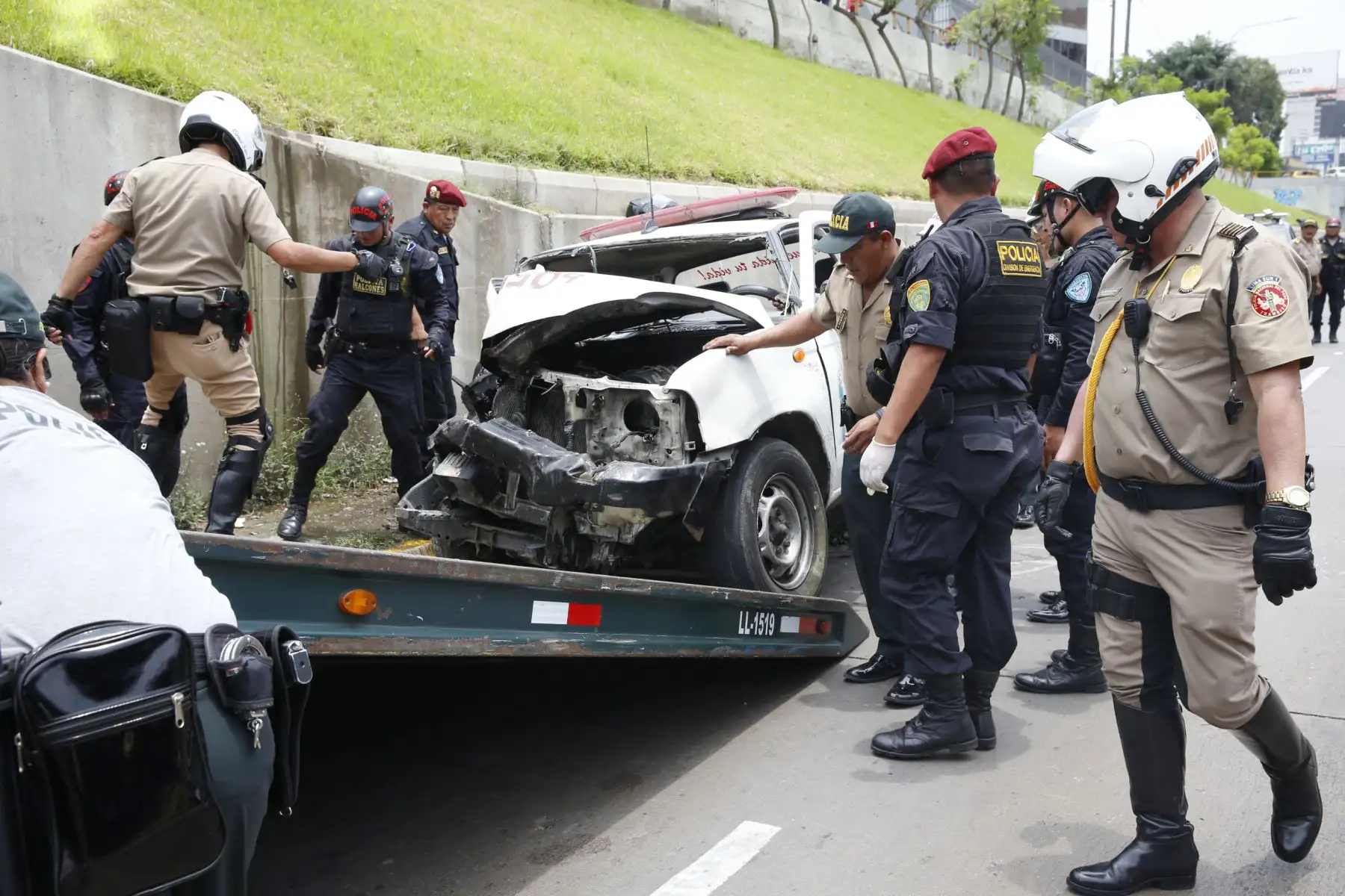 Accidente en vía expresa deja dos oficiales de la Policía Nacional del Perú heridos. Foto: ANDINA/Nathalie Sayago