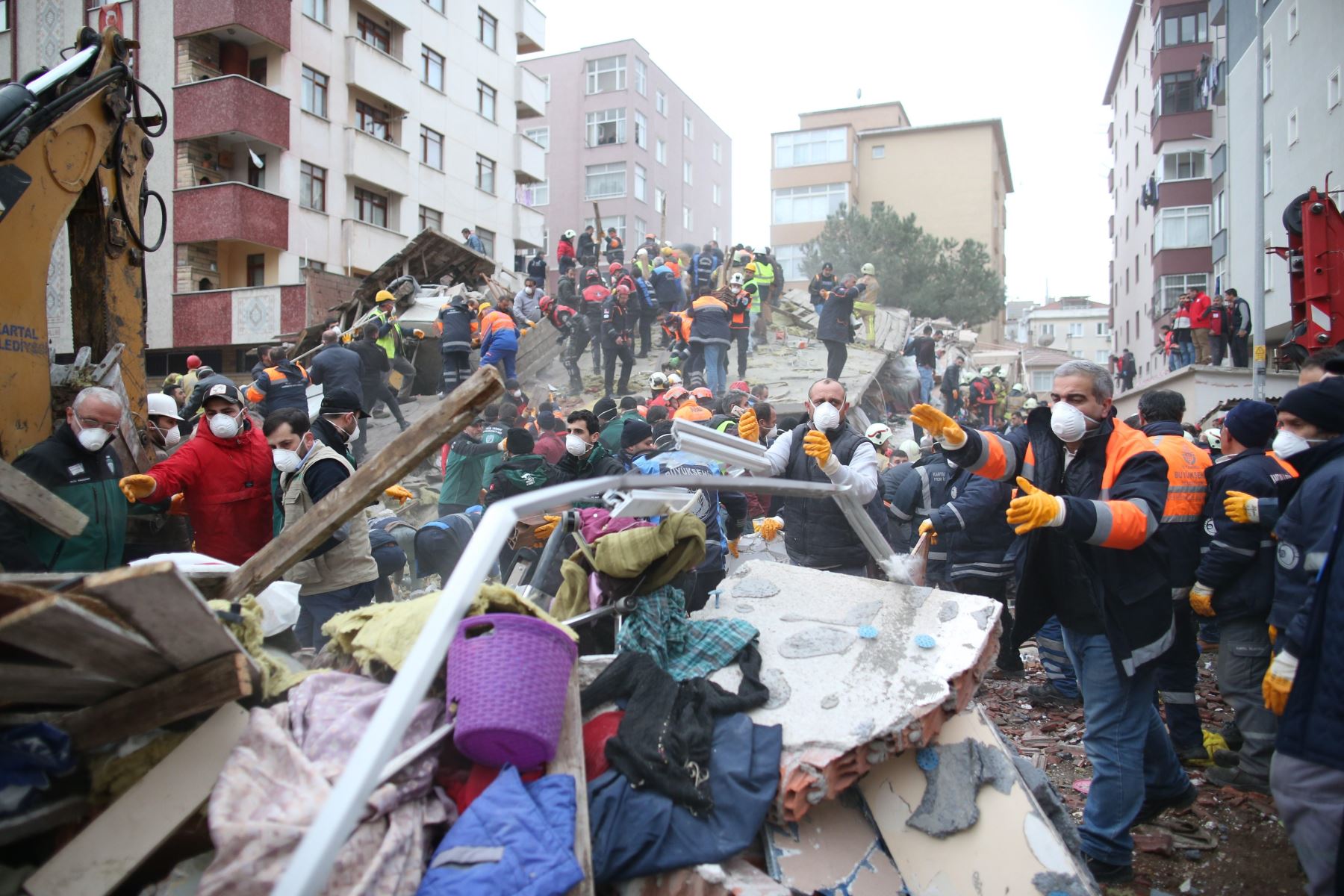 Derrumbe en edificio en Estambul Foto: EFE