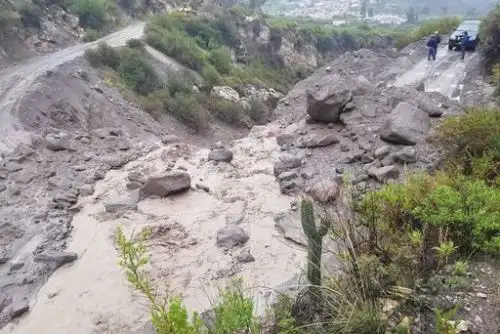 Lahar o huaico volcánico en el valle del río Ubinas se produjo por intensas lluvias, informó el Ingemmet.