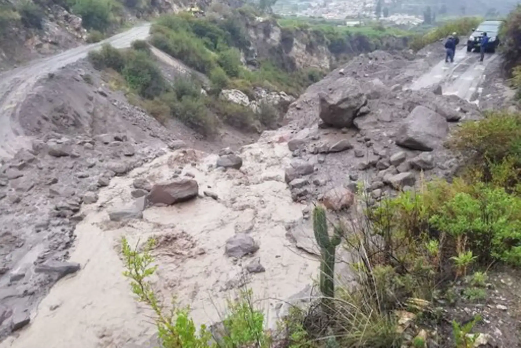 Lahar o huaico volcánico en el valle del río Ubinas se produjo por intensas lluvias, informó el Ingemmet.