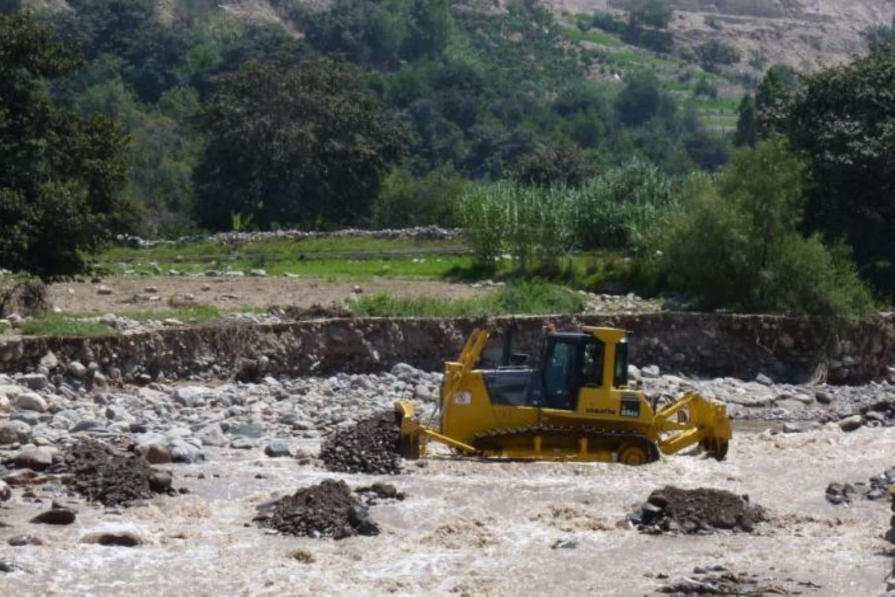 Inician limpieza del río Moquegua para evitar daños en cultivos.