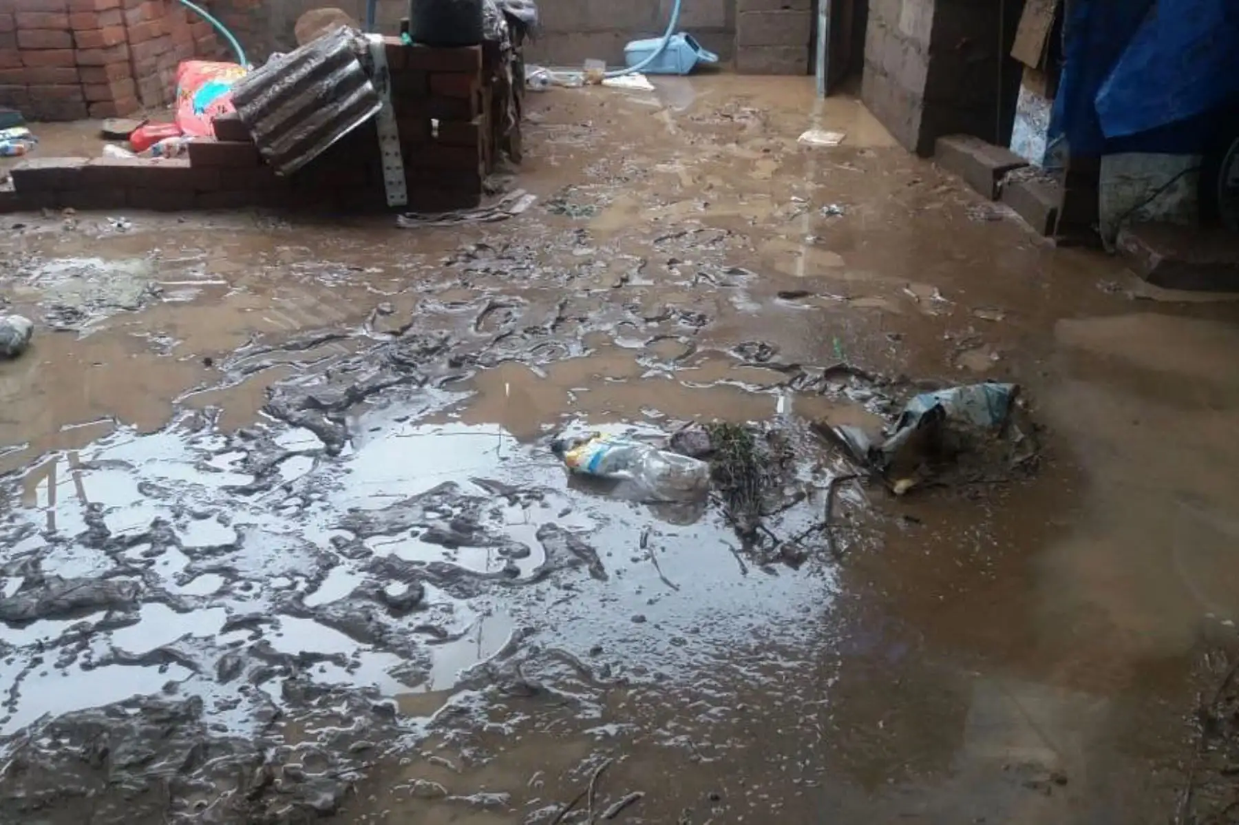 Lluvias intensas ocasionaron serios daños en viviendas del distrito de Quequeña, ubicado a una hora de la ciudad de Arequipa.
