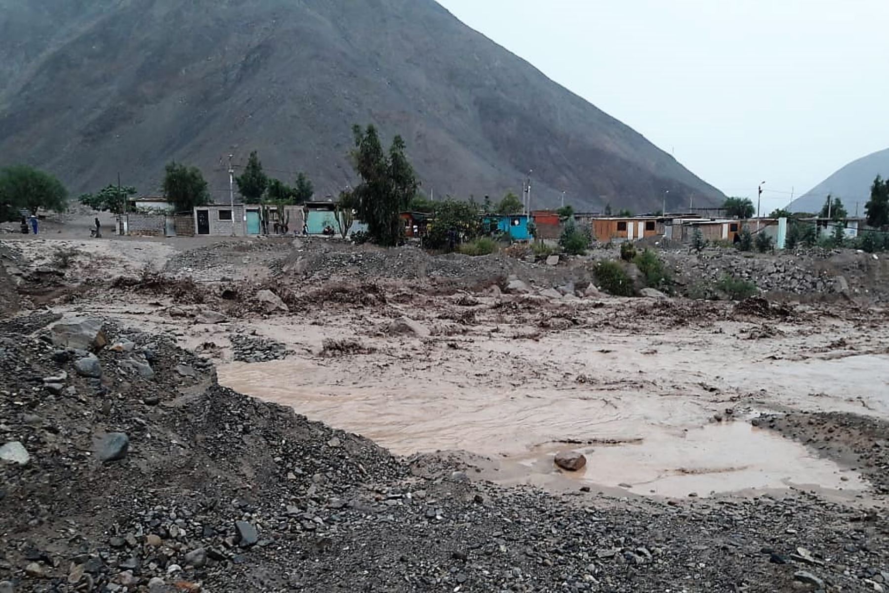 Caída de huaico deja tres muertos en distrito arequipeño de Aplao