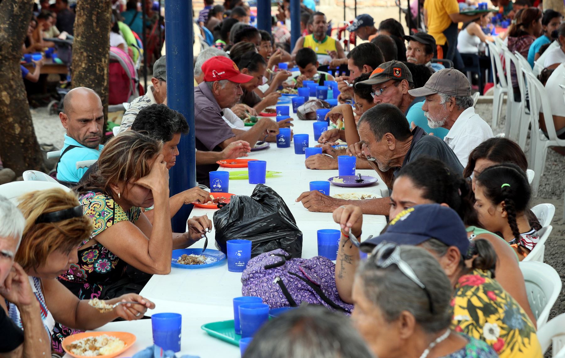 Más de 4 mil ciudadanos venezolanos se alimentan gracias a la ayuda de la comunidad internacional. EFE