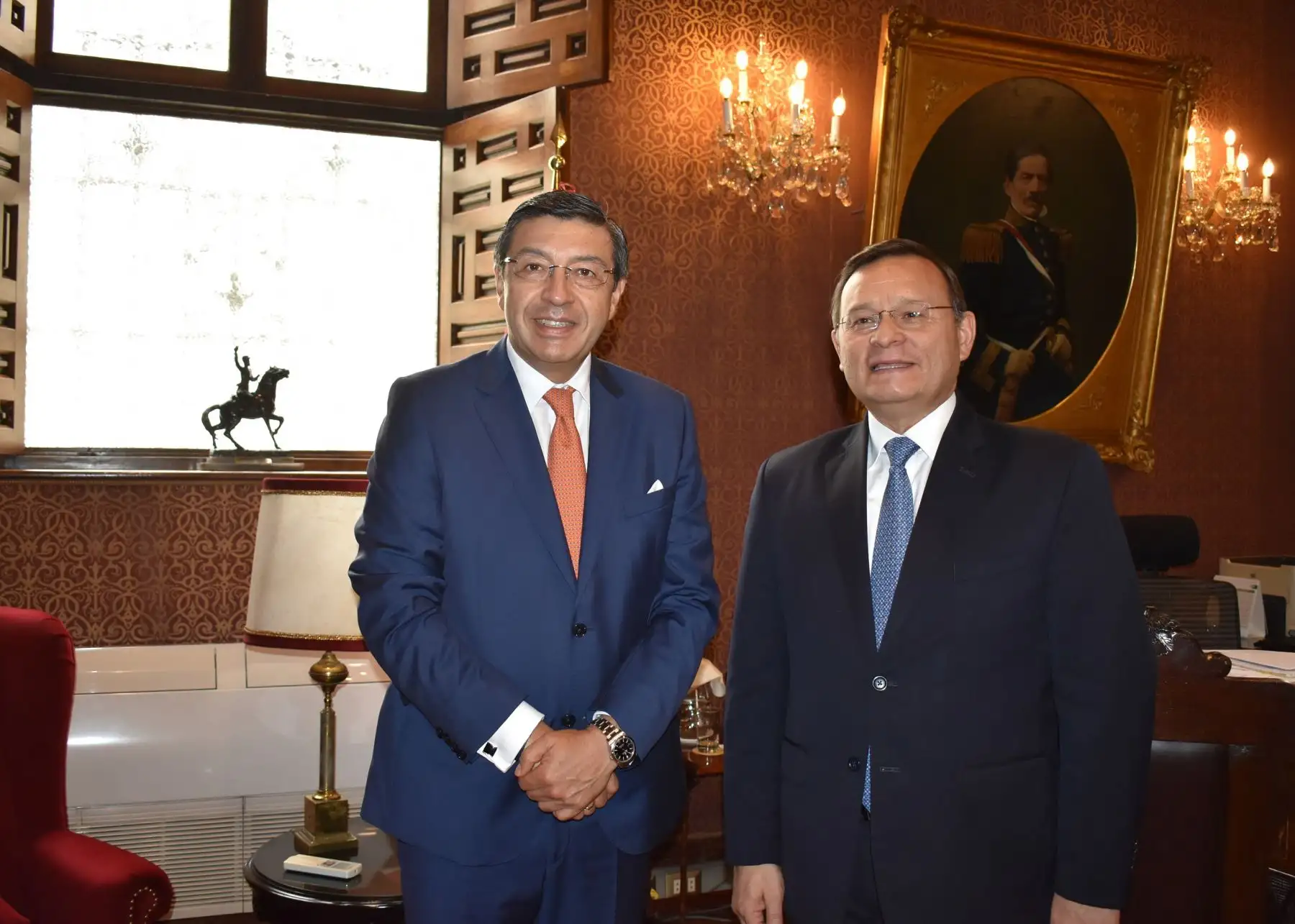 El ministro de Relaciones Exteriores, Néstor Popolizio y el secretario general de la Comunidad Andina, Jorge Hernando Pedraza.