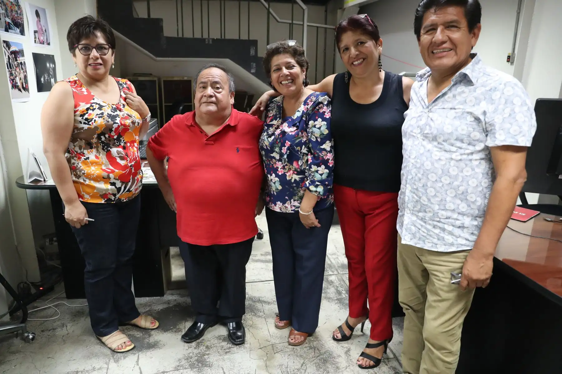 Muchos trabajadores de Andina y El Peruano pudieron fotografiarse con Los Shapis. Foto: ANDINA/Melina Mejía