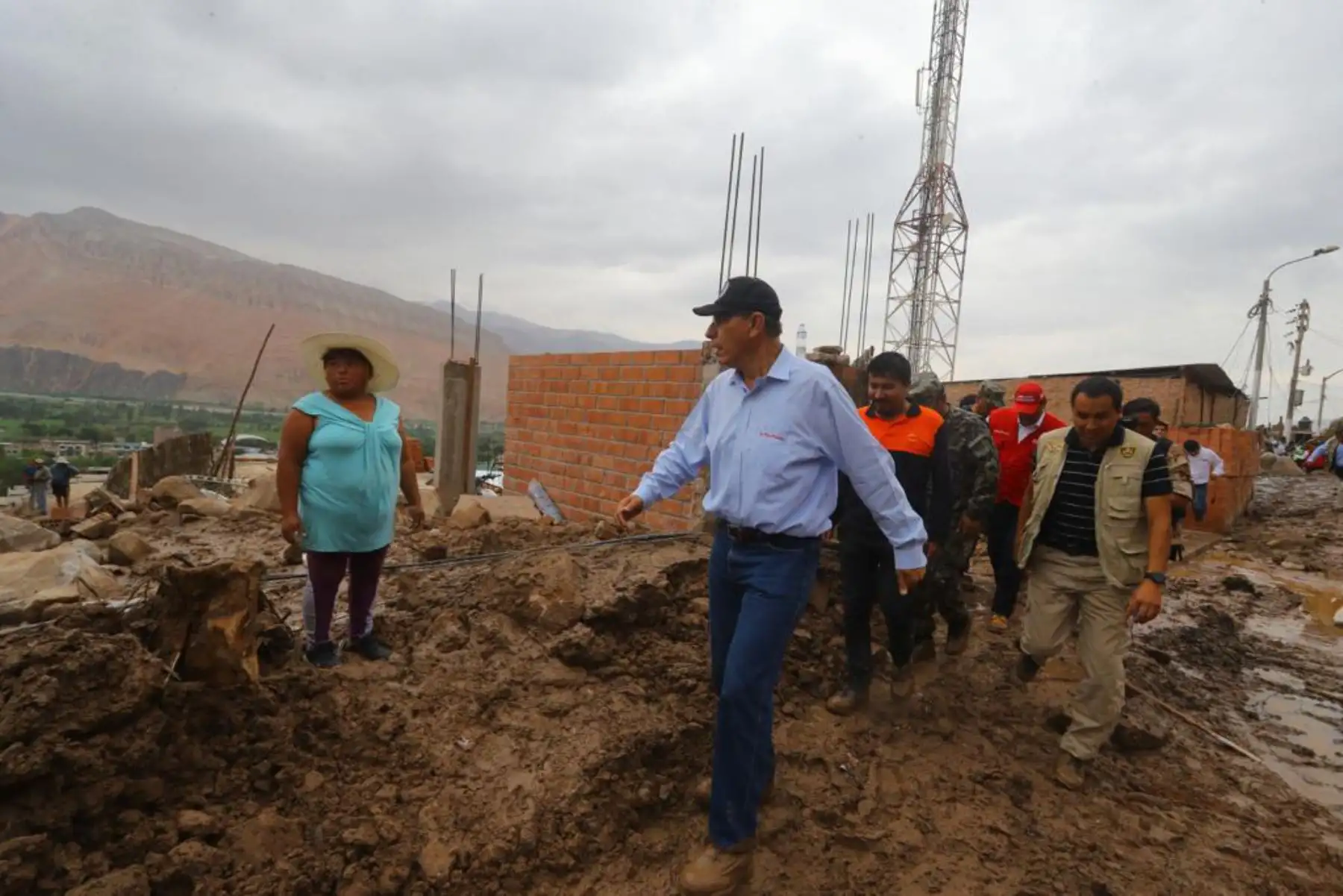 El presidente de la República, Martín Vizcarra, visita  
 zonas afectadas  por las lluvias y la caída de huaicos. Y declara zona  de emergencia  en Aplao ,Arequipa y otras zonas del sur.Foto:ANDINA/Prensa Presidencia