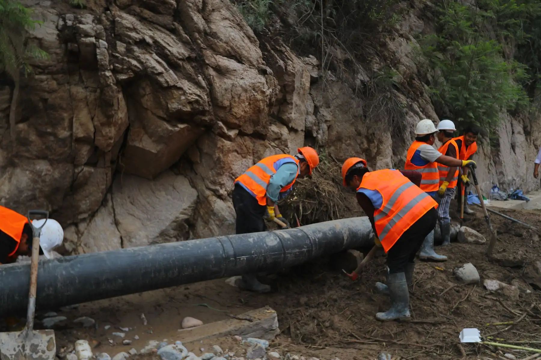 Jefe de Estado Martìn Vizcarra realizò inspección de la situación y las labores que realiza INDECI en la zona afectada por las lluvias y huaicos en la región de Moquegua. Foto:ANDINA/Prensa Presidencia