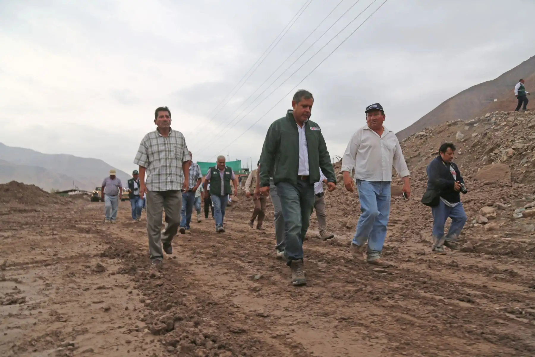 Ministerios llevan ayuda humanitaria y atienden zonas afectadas en Arequipa, Tacna y Moquegua.Foto: ANDINA/Prensa Presidencia