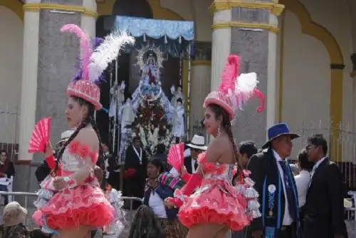 La Mamita de la Candelaria recibe el homenaje de los puneños, en medio de coloridas danzas. Foto: ANDINA/Difusión