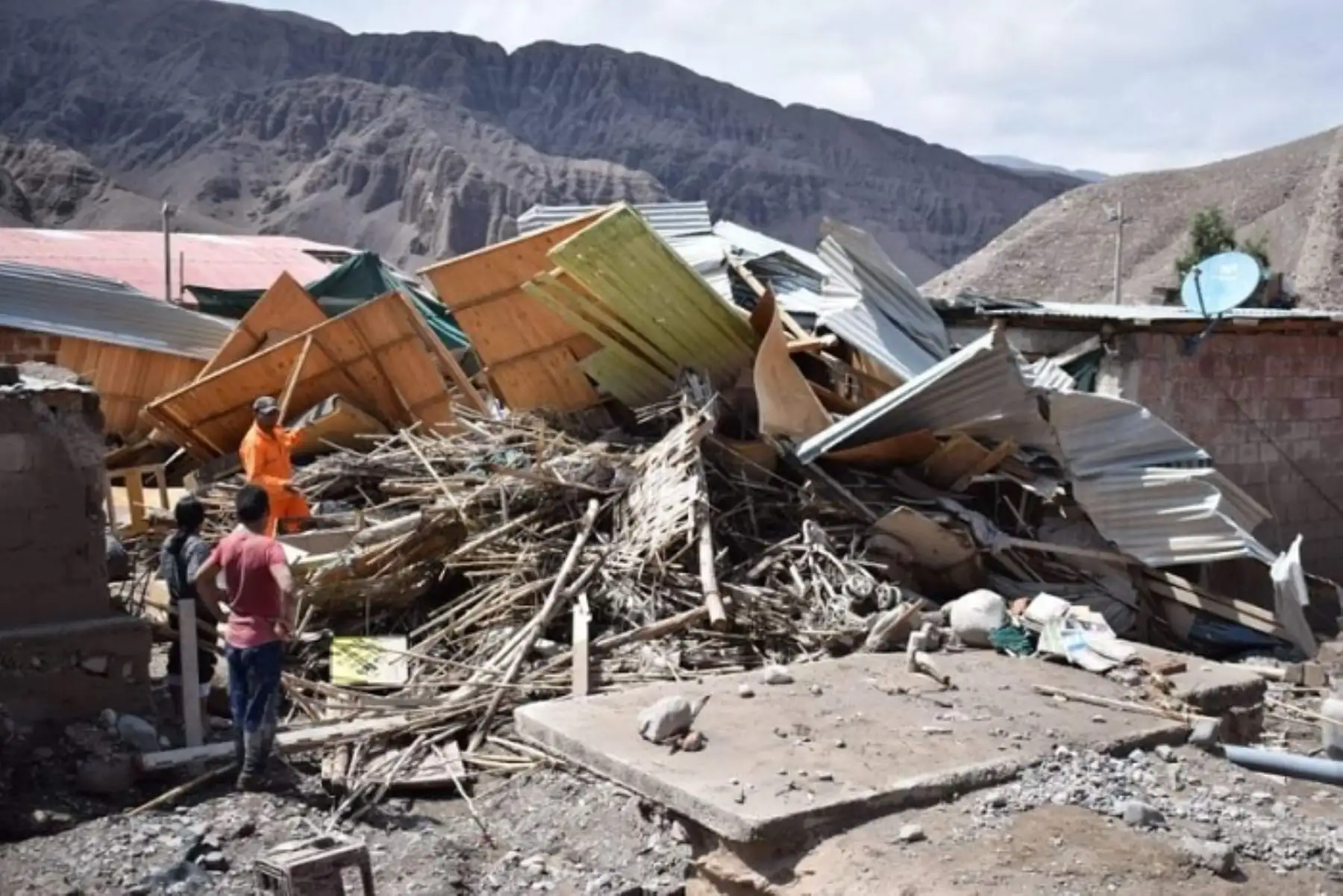 El centro poblado de Mirave, en el distrito de Ilabaya, región Tacna, prácticamente desapareció, al cubrir todas las viviendas el huaico que cayó el viernes pasado, dejando a la intemperie a 420 familias que requieren ayuda inmediata, como carpas, bienes de abrigo, agua, alimentos y enseres.