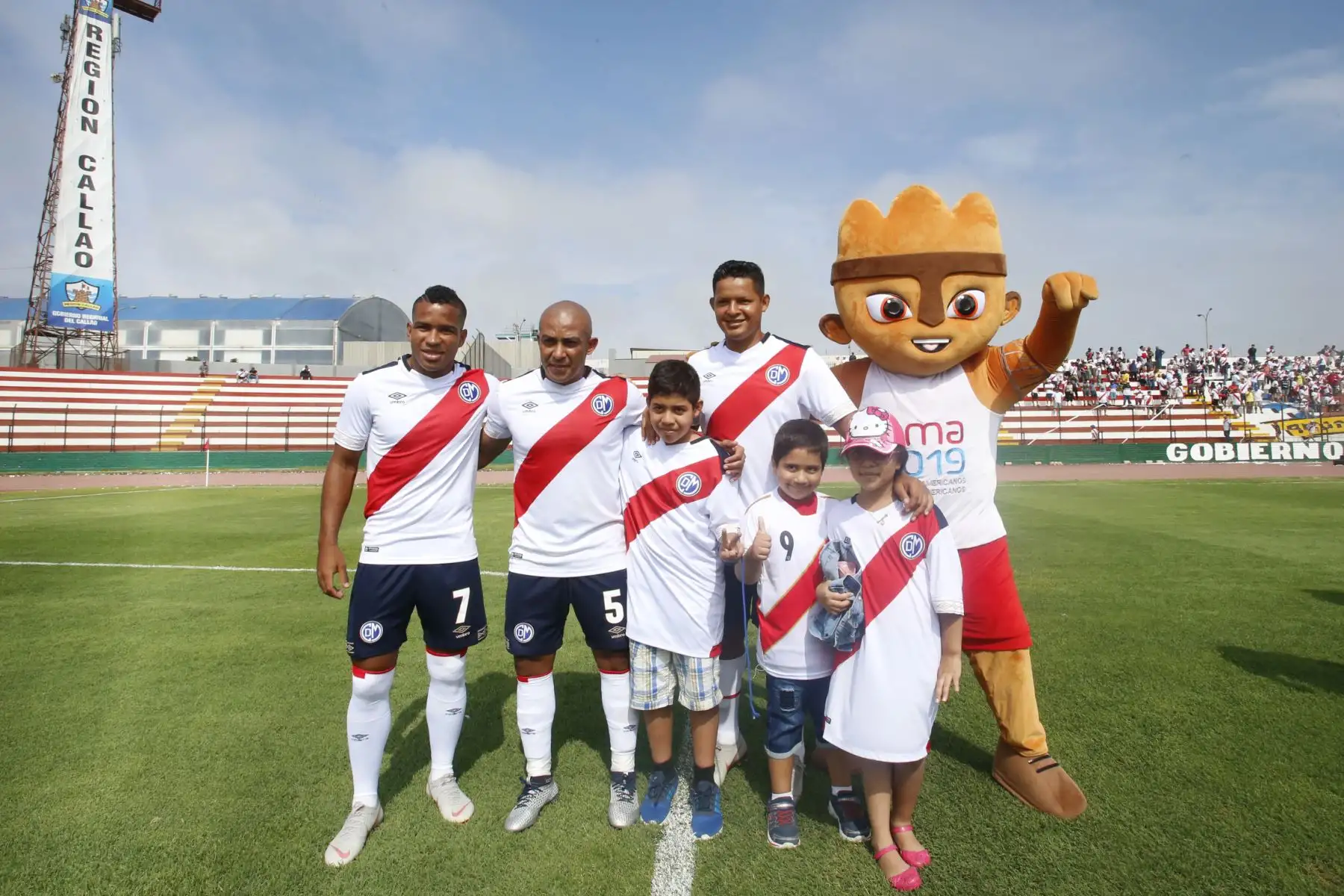 Deportivo Municipal vs Sport Boys se enfrentaron en un partido amistoso en la Tarde de la Pasión Edil, en el estadio Miguel Grau del Callao. Foto: ANDINA/Nathalie Sayago