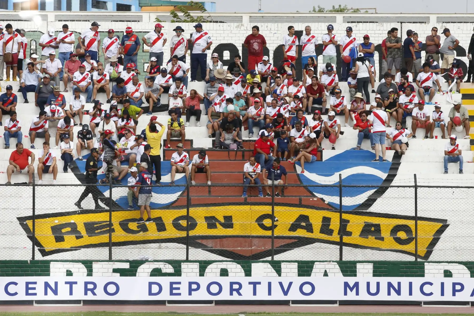 Deportivo Municipal vs Sport Boys se enfrentaron en un partido amistoso en la Tarde de la Pasión Edil, en el estadio Miguel Grau del Callao. Foto: ANDINA/Nathalie Sayago