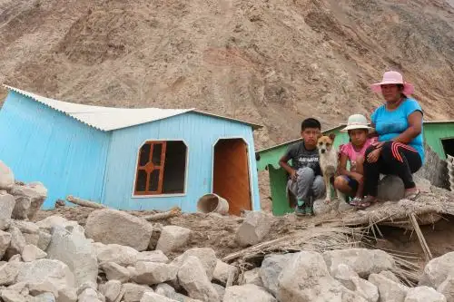 Durante la presente temporada de lluvias el número de fallecidos a causa de la ocurrencia de fenómenos naturales asciende a 39; mientras que la cantidad de personas afectadas se mantiene en 8,299, informó el Instituto Nacional de Defensa Civil (Indeci).ANDINA/Juan Carlos Guzmán
