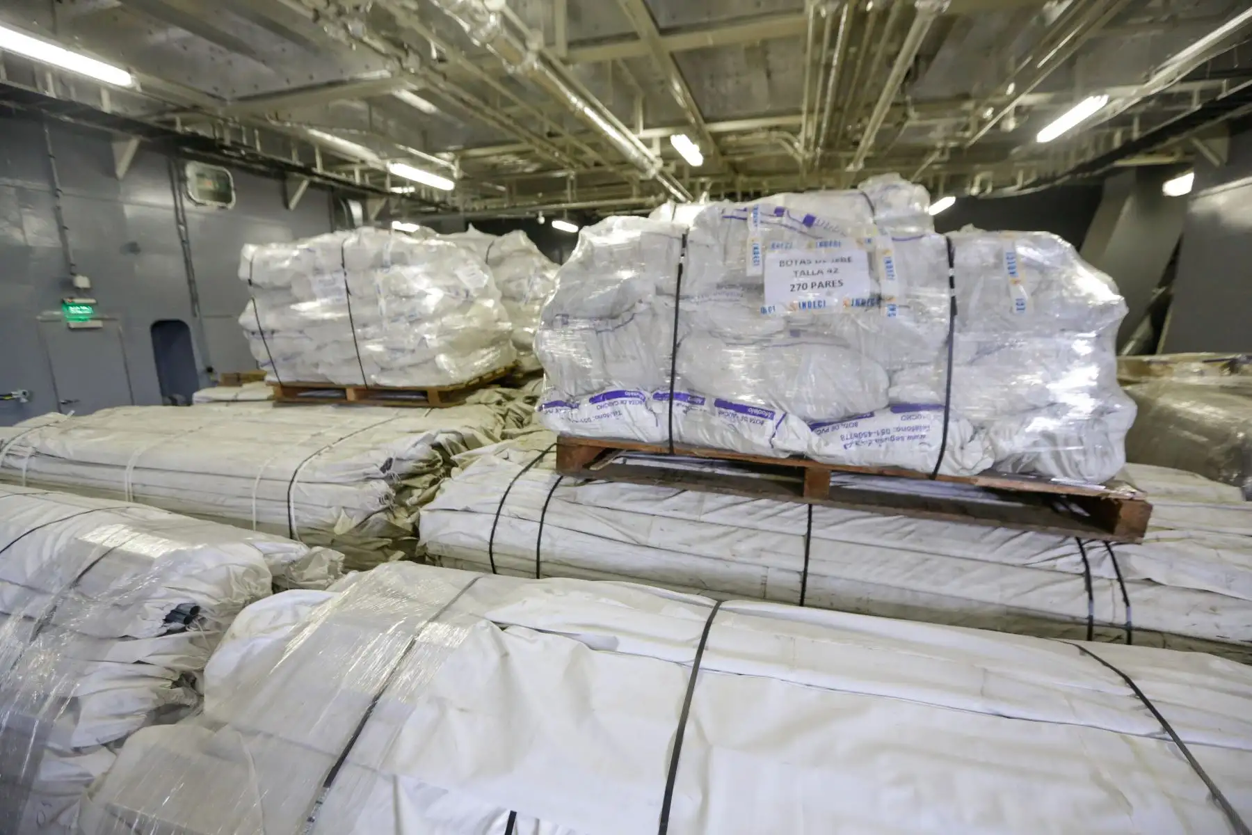 Presidente Vizcarra asiste a zarpe de BAP Pisco, que lleva más de 500 toneladas de ayuda humanitaria al sur del país. Foto: ANDINA/Prensa Presidencia