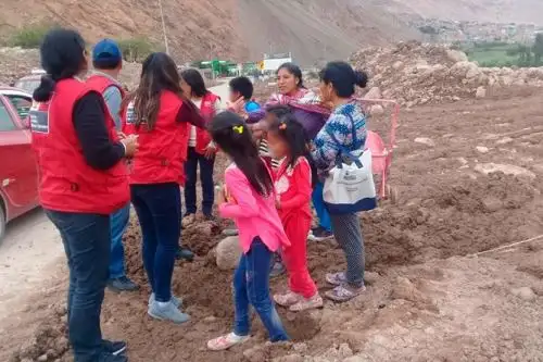MIMP brinda apoyo psicológico a familias afectadas por los huaicos.