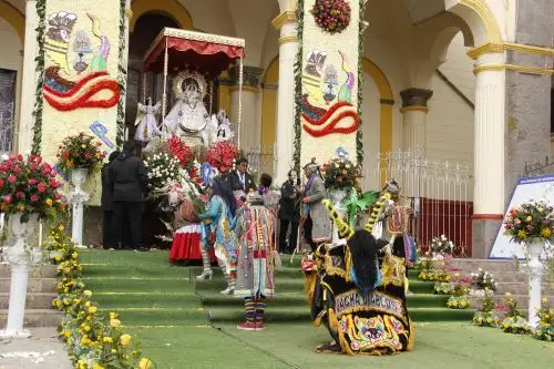Así celebra Puno la veneración a la Virgen de la Candelaria. ANDINA