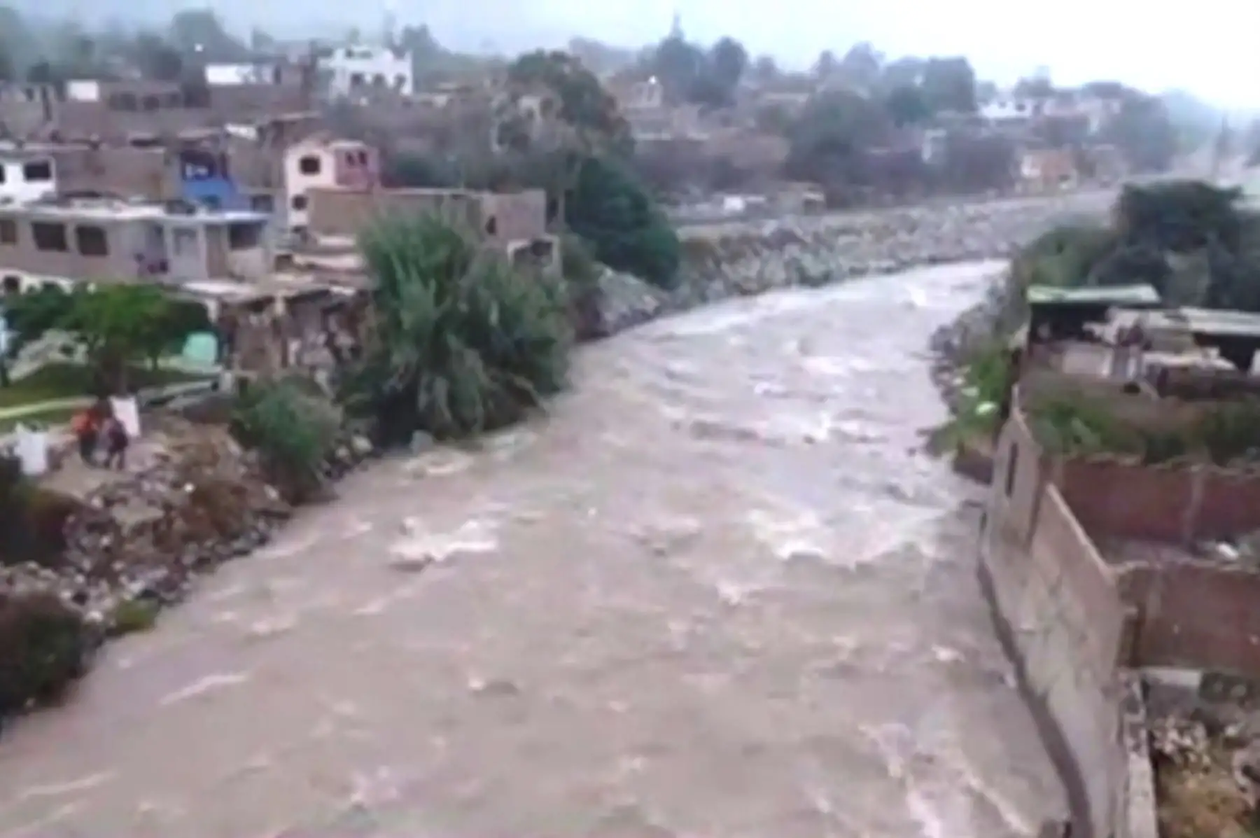 Indeci: aumento de caudal del Río Rímac afectaría viviendas en Chaclacayo. Foto: CapturaTV.