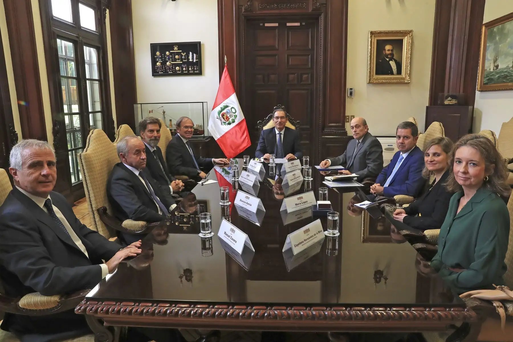 Jefe del Estado, Martín Vizcarra, se reunió con el presidente del Senado de España, Pío García-Escudero, en Palacio de Gobierno.