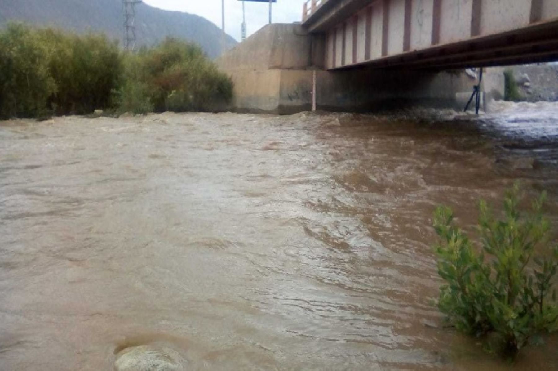 El Centro de Operaciones de Emergencia Regional (COER) de Áncash confirmó el incremento del caudal del río Nepeña, debido a lluvias intensas que soportan desde hace días las zonas altas de los distritos de Cáceres del Perú y Moro, en la provincia del Santa.