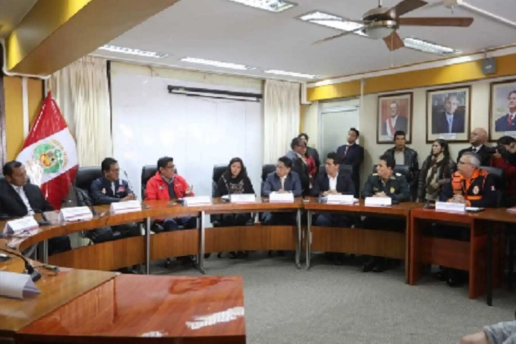 El ministro de Justicia y Derechos Humanos, Vicente Zeballos, llegó a la ciudad de Huancayo para elaborar un diagnóstico de cómo se encuentra la región Junín, tras las fuertes lluvias registradas y que causaron daños