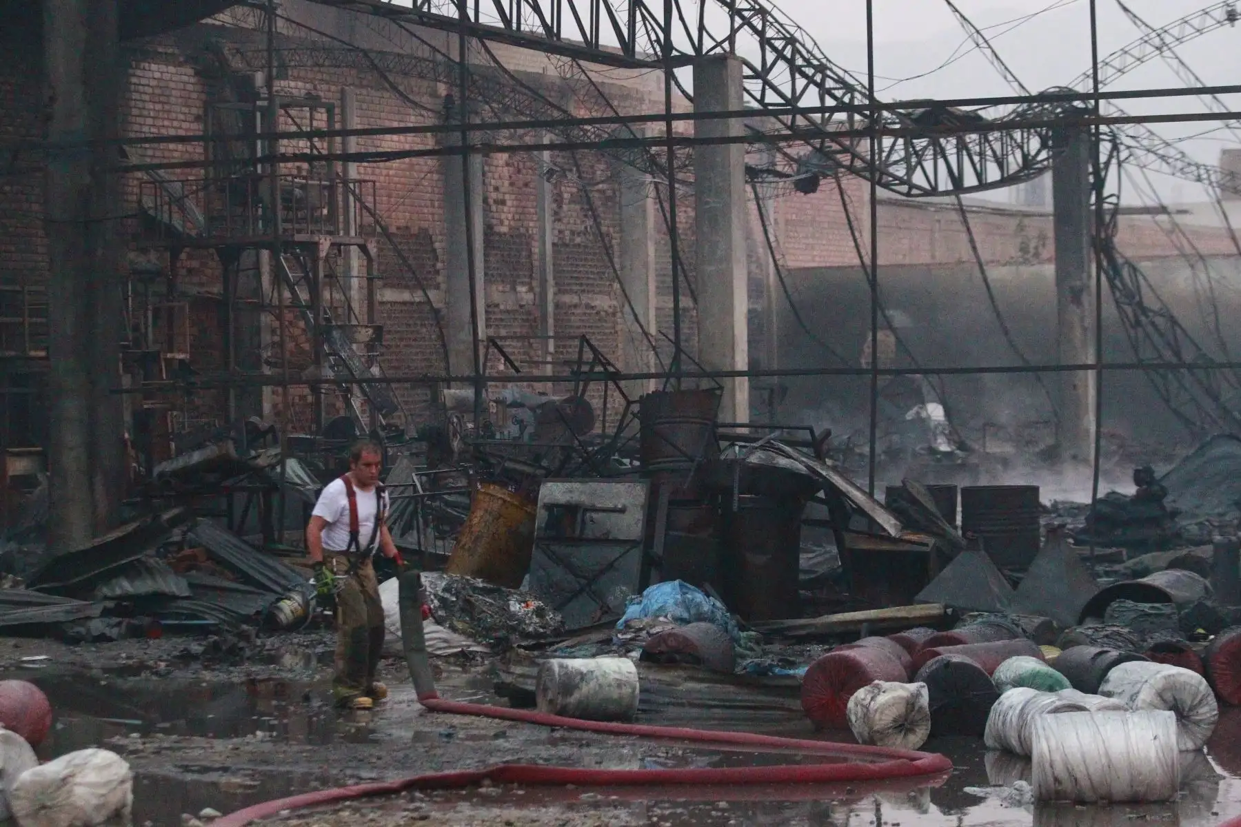 Dantesco incendio destruye fábrica de plásticos en Huachipa.Foto: ANDINA/Eddy Ramos