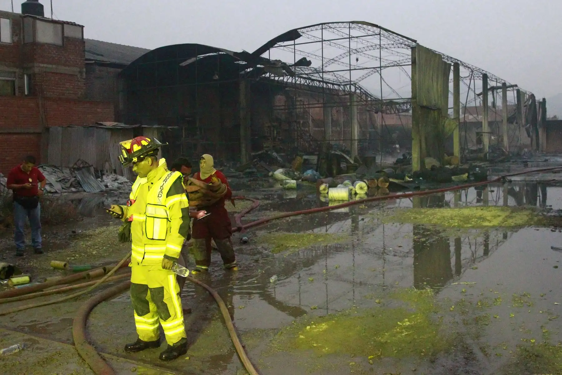 Dantesco incendio destruye fábrica de plásticos en Huachipa.Foto: ANDINA/Eddy Ramos